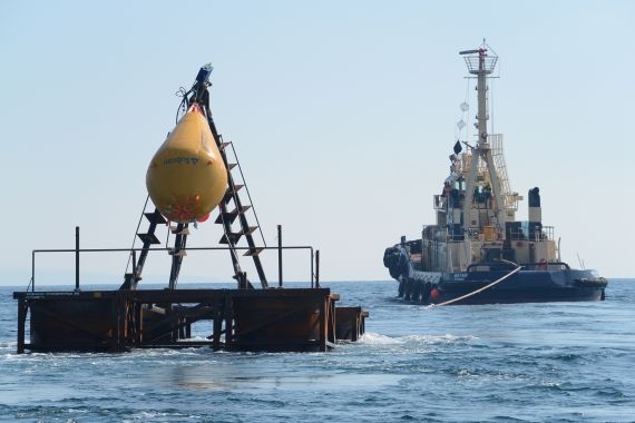 Merimbula Bay FishTower under tow from Eden